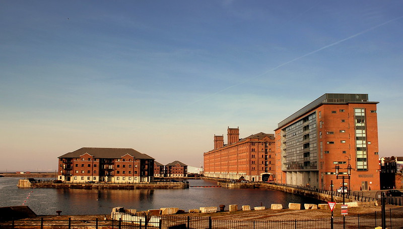 Is there a third way in Liverpool's bloody battle of the docks?